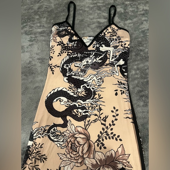 Dragon Tattoos Printed Maxi Dress - Picture 6 of 6